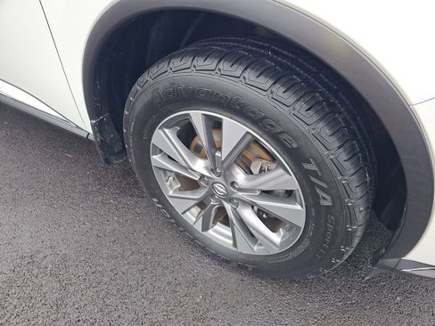 Used 2017 Nissan Murano S image 12