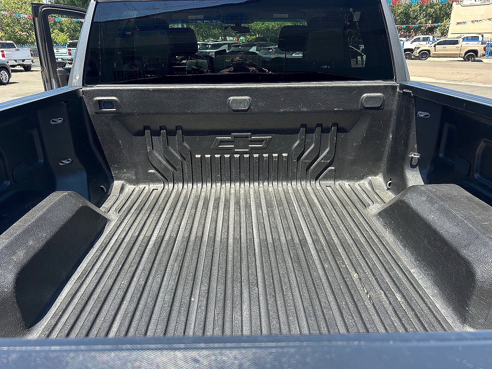 Used 2021 Chevrolet Silverado 1500 LT AWD/4WD image 31