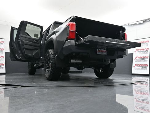 Used 2025 Toyota Tacoma TRD Off-Road image 42