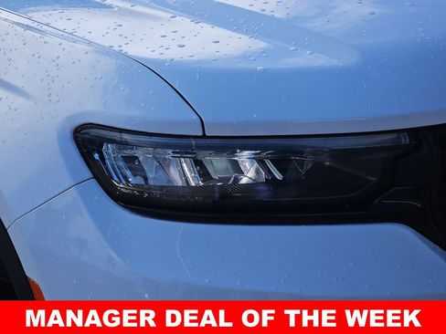 Used 2023 Jeep Grand Cherokee Limited w/ Luxury Tech Group II image 35