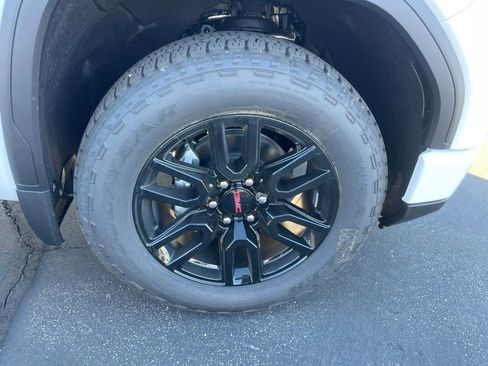 New 2026 GMC Sierra 1500 Elevation image 8