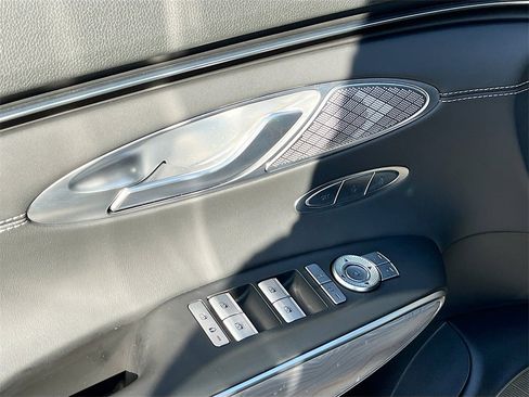 Used 2024 Genesis GV70 2.5T w/ Advanced Package image 15