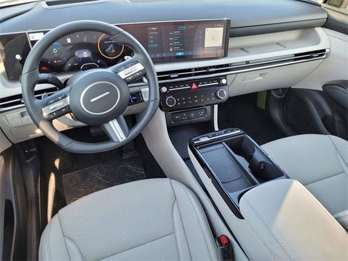 New 2025 Hyundai Tucson Limited image 8