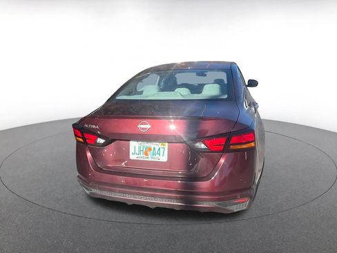 Used 2025 Nissan Sentra SV image 7