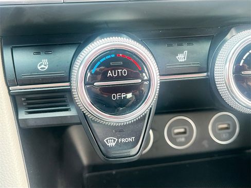 Used 2023 Genesis G70 2.0T image 20