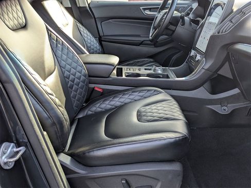 Used 2023 Ford Edge Titanium image 25