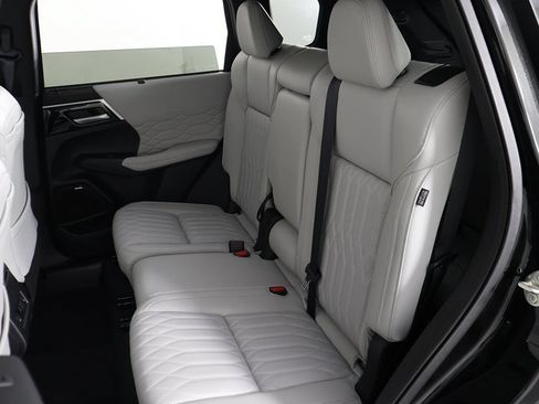 Used 2025 Mitsubishi Outlander SEL AWD/4WD image 34