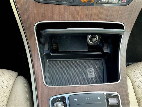 Used 2021 Mercedes-Benz GLC 300 4MATIC image 16