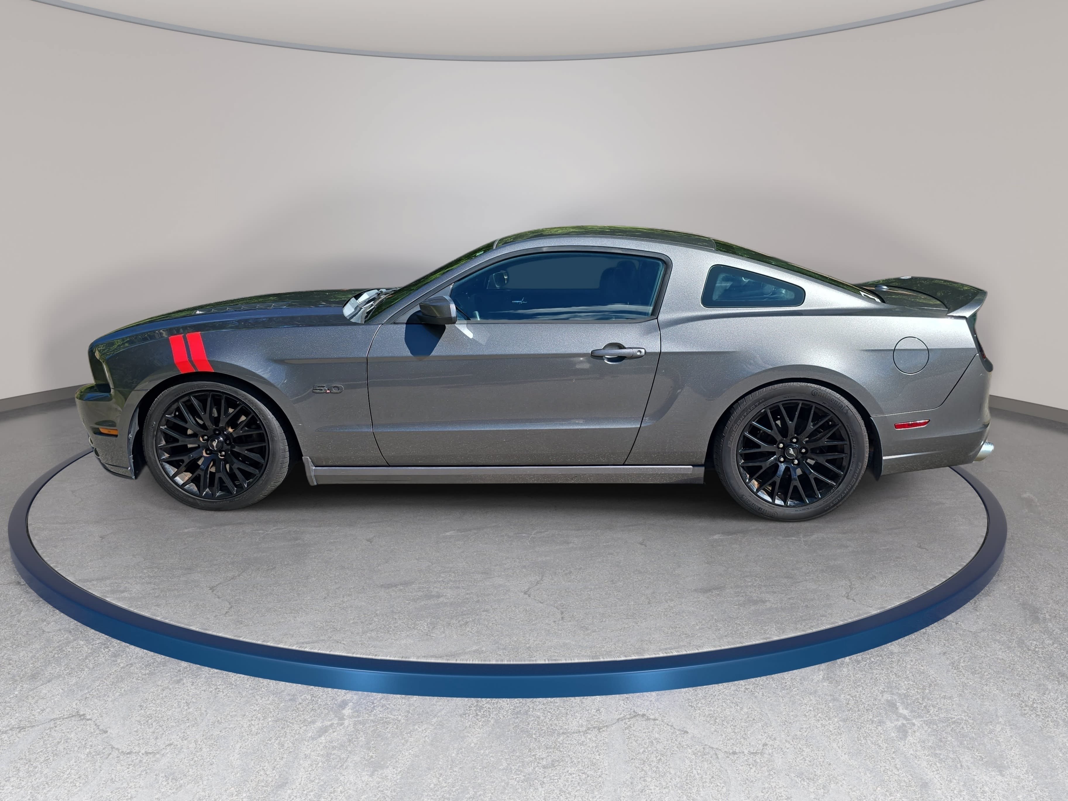 Used 2013 Ford Mustang GT Premium w/ Comfort Pkg RWD image 8