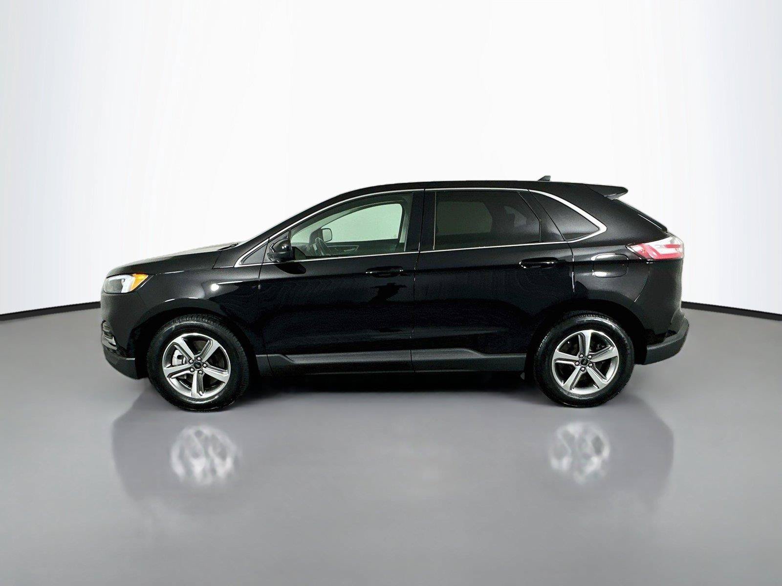 Used 2024 Ford Edge SEL w/ Convenience Package AWD/4WD image 8
