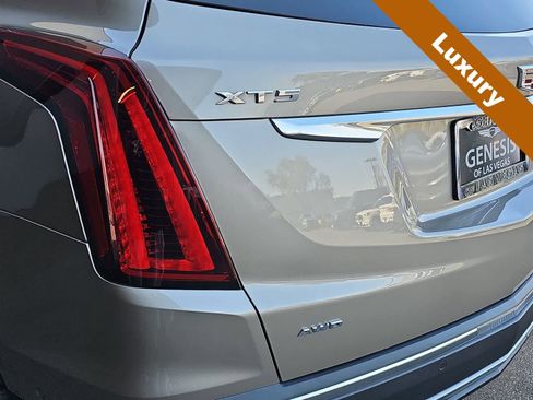 Used 2022 Cadillac XT5 Premium Luxury w/ Technology Package image 11