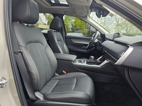 Certified 2024 MAZDA CX-90 Plug-In Hybrid w/ Preferred AWD/4WD image 11