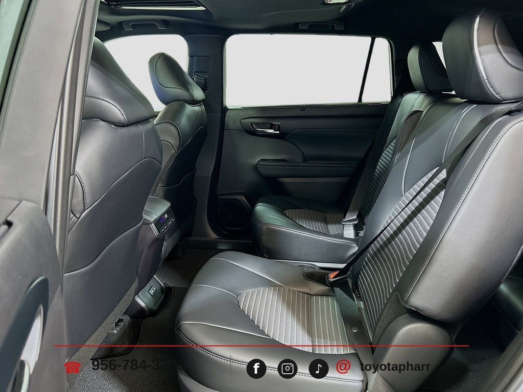 New 2026 Toyota Highlander XSE AWD/4WD image 25
