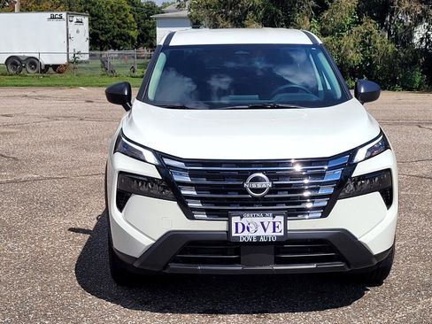 Used 2025 Nissan Rogue S image 9