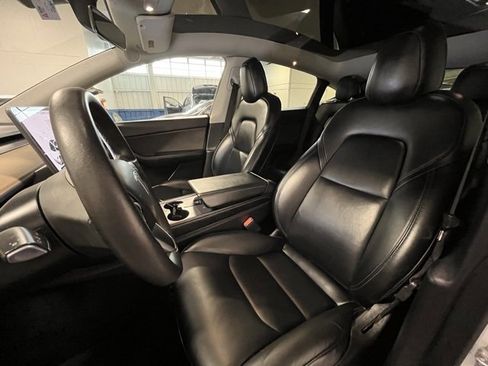 Used 2021 Tesla Model Y Long Range image 20