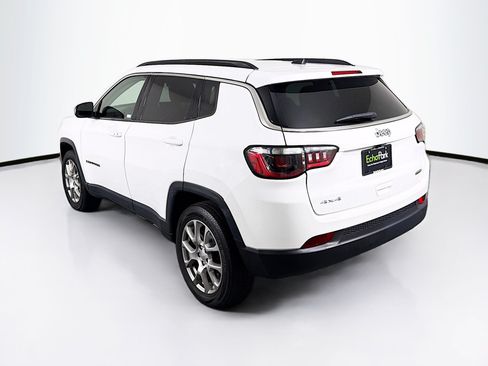 Used 2022 Jeep Compass Latitude AWD/4WD image 5