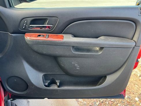 Used 2011 Chevrolet Avalanche LTZ image 25