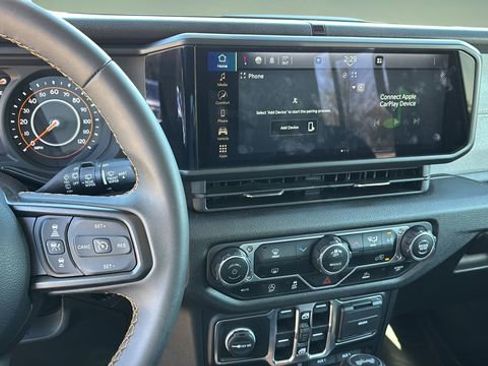 Used 2024 Jeep Wrangler Willys image 10