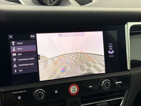 Certified 2024 Porsche Macan AWD/4WD image 19