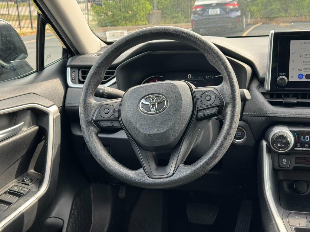 Used 2025 Toyota RAV4 XLE FWD image 18