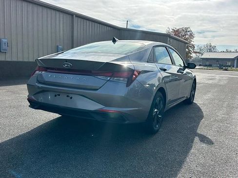 Used 2023 Hyundai Elantra SEL w/ Cargo Package image 8