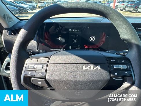Used 2025 Kia K4 LXS image 21