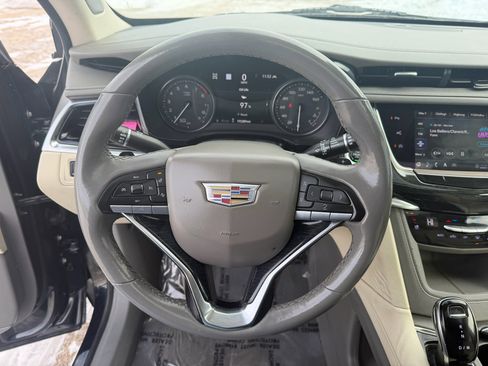 Used 2021 Cadillac XT6 Premium Luxury image 17