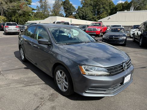 Used 2018 Volkswagen Jetta S image 4