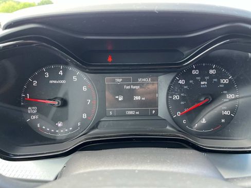 Used 2025 Chevrolet Trax LS image 32