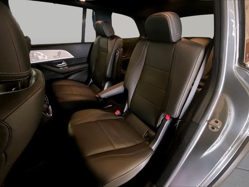 Used 2025 Mercedes-Benz GLS 450 4MATIC image 17