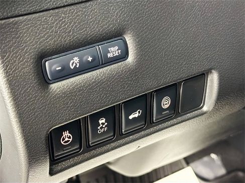 Used 2024 Nissan Murano SL image 10