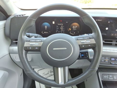 Used 2025 Hyundai Kona Limited image 11