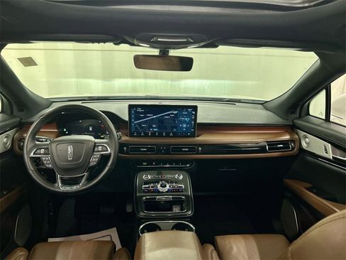 Used 2022 Lincoln Nautilus Reserve w/ Equipment Group 202A image 19