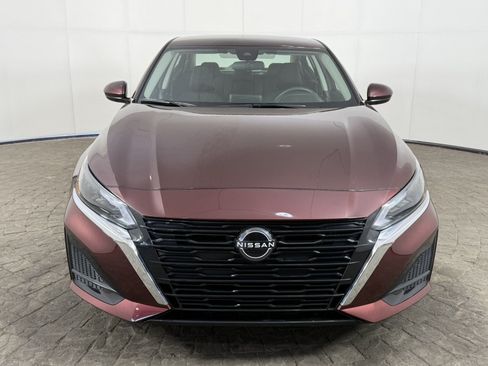 Used 2023 Nissan Altima 2.5 SV AWD/4WD image 2
