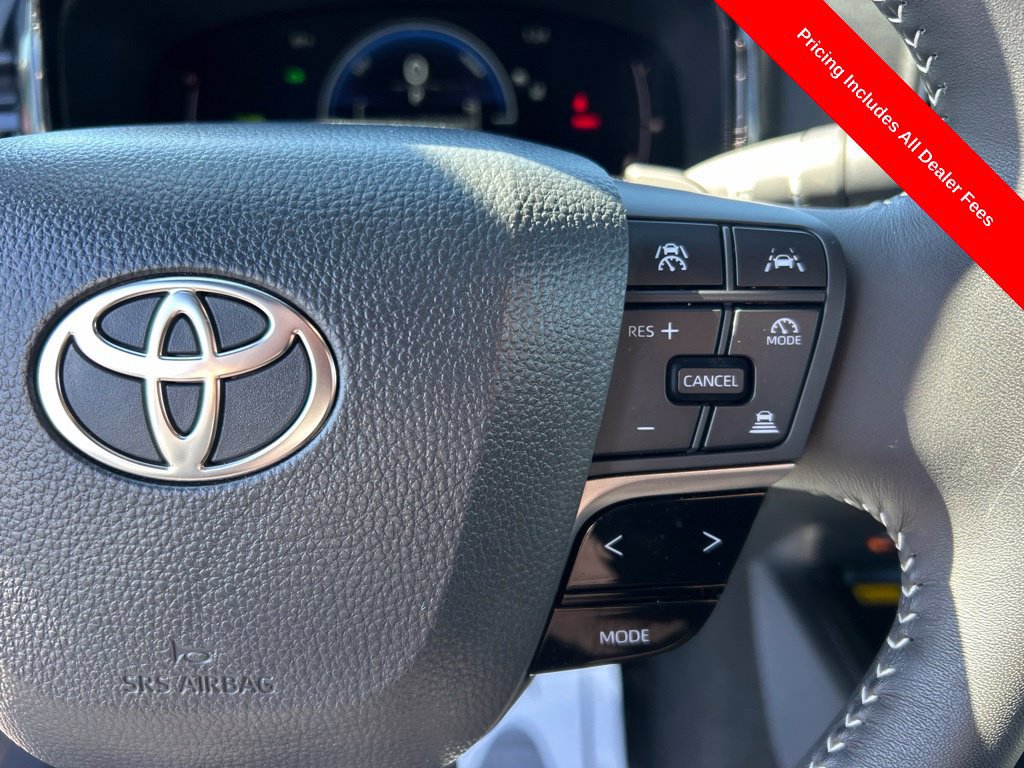 Used 2026 Toyota Camry SE FWD image 8