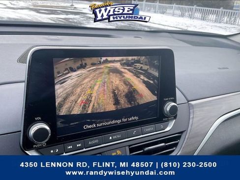 Used 2024 Nissan Altima 2.5 SV image 23