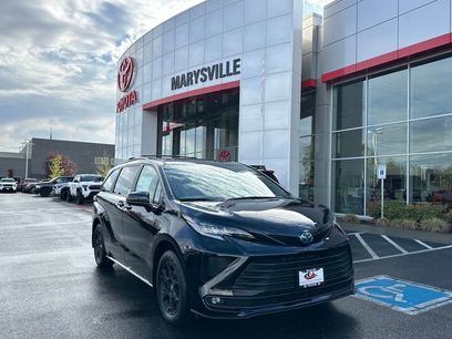 New 2025 Toyota Sienna XLE Woodland Edition