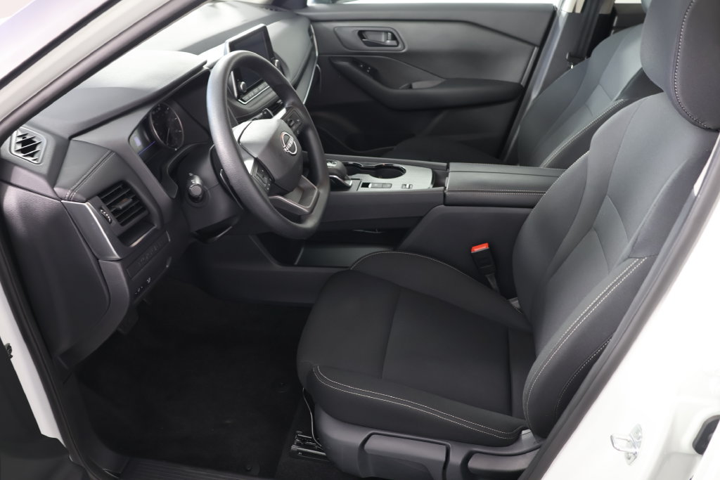 Used 2026 Nissan Rogue S FWD image 17