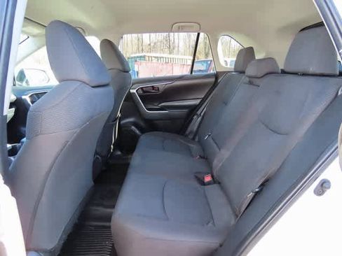 Used 2022 Toyota RAV4 LE image 12