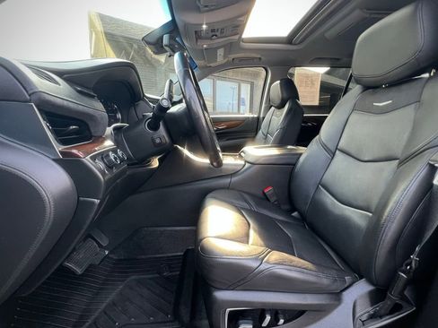 Used 2020 Cadillac Escalade ESV Premium Luxury image 14