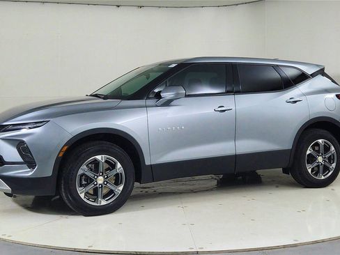 Used 2024 Chevrolet Blazer LT image 3
