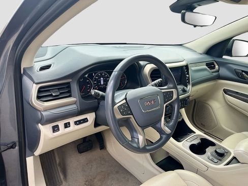 Used 2022 GMC Acadia Denali w/ Denali Technology Package image 9