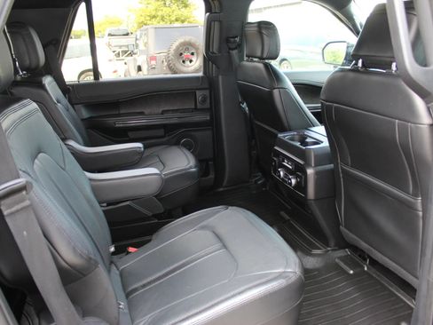Used 2019 Ford Expedition Limited w/ Equipment Group 301A AWD/4WD image 26