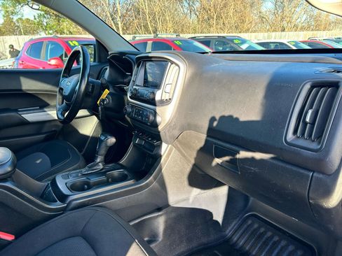 Used 2021 Chevrolet Colorado LT w/ Fleet Safety Package RWD image 9