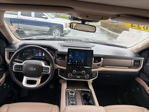 Used 2024 Ford Expedition Limited image 17