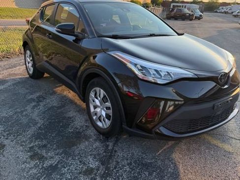Used 2021 Toyota C-HR LE FWD image 10