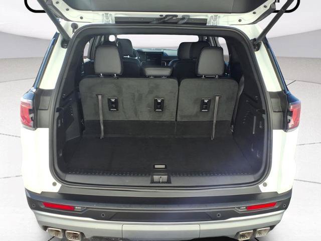 Used 2026 GMC Acadia Elevation w/ Elevation Premium Package FWD image 5