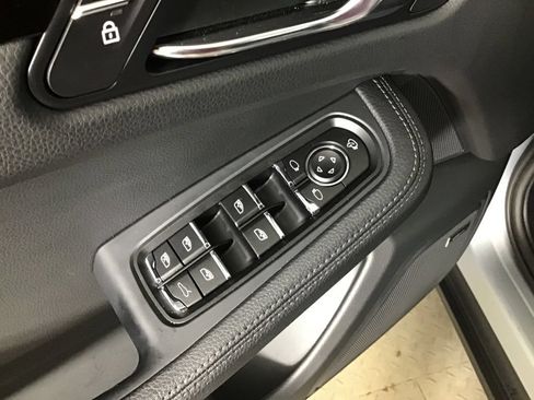 Certified 2026 Porsche Macan AWD/4WD image 31