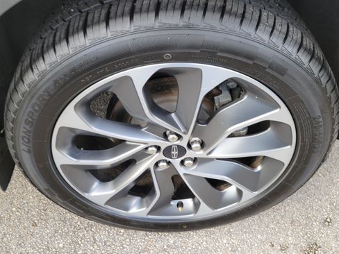 Used 2020 Lincoln Nautilus Reserve FWD image 6
