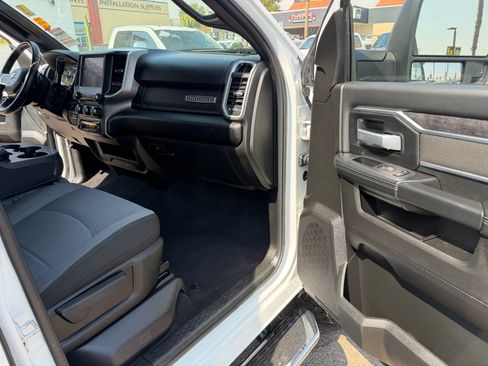 Used 2024 RAM 3500 Big Horn AWD/4WD image 21